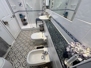 Photo 22- click for photo gallery